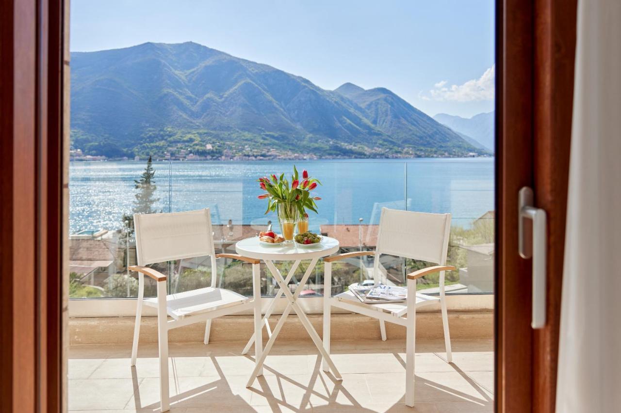 Apartment Noa With Sea View Kotor Exterior photo