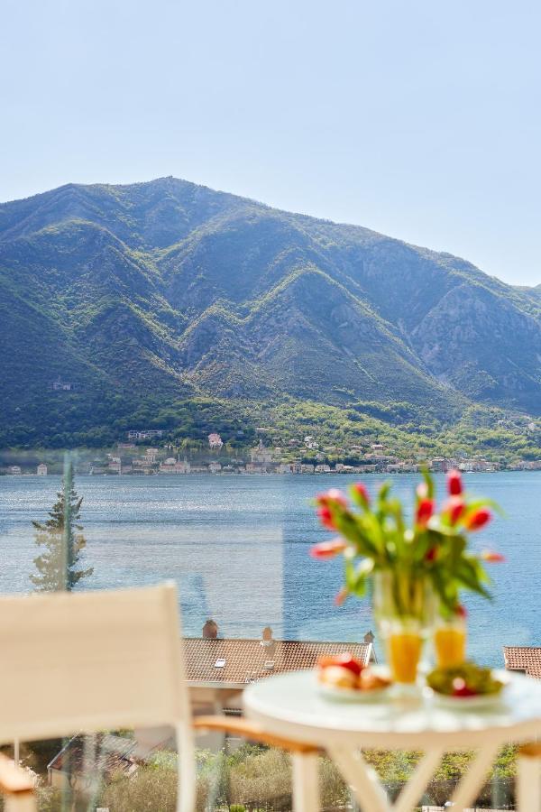 Apartment Noa With Sea View Kotor Exterior photo